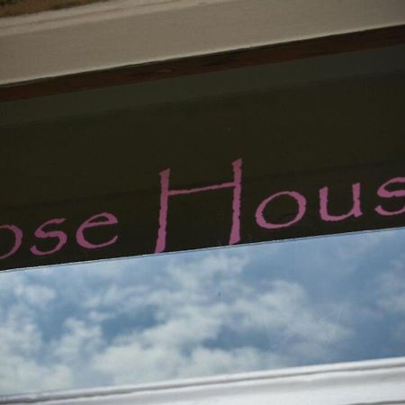 Вилла Rose House Алник Экстерьер фото